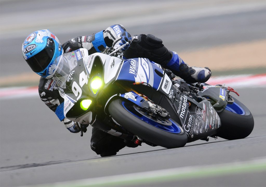 Mastering Superbike Track Days: Essential Tips, Techniques, and Safety Guidelines 8