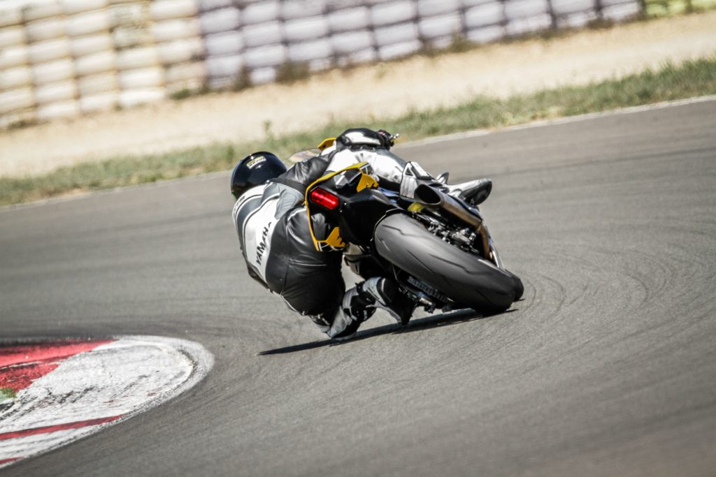 Mastering Superbike Track Days: Essential Tips, Techniques, and Safety Guidelines 6