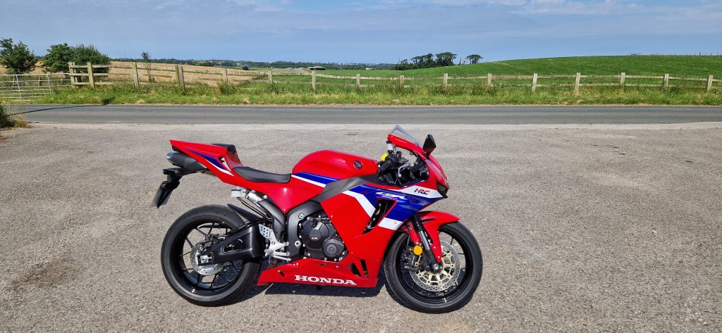 Bike Review - Honda CBR 600 RR (2024-2025) IT'S BACK! 1